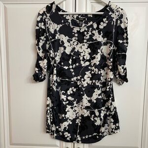 Alfani Women’s Large Scoop Neck Ruched Short Sleeve Blouse White Black Grey